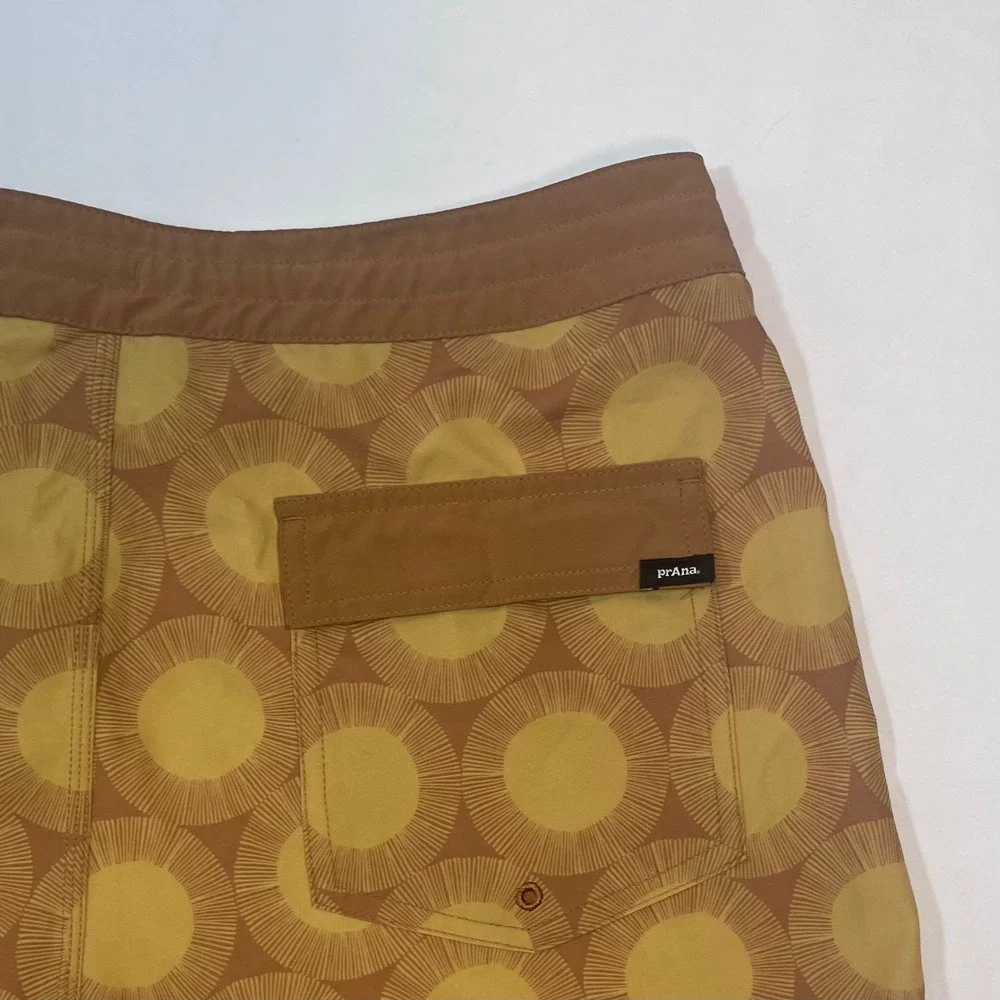 PrAna Roots Studio Board Shorts Men 32 Brown Yellow Sunburst Surf Swim Trunks